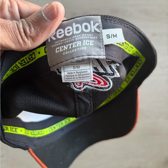 Signed Reebok Calgary Hitmen WHL Hockey Cap - Picture 5 of 7
